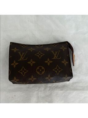 Louis Vuitton Monogram Toiletry 15